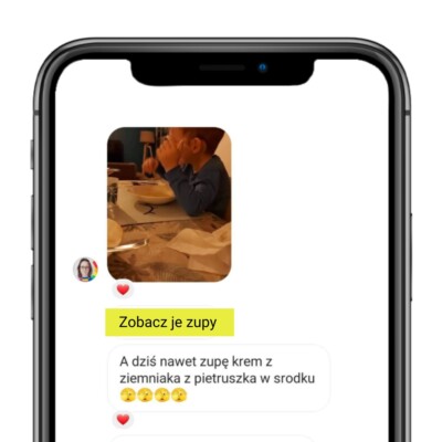 opinia o konsultacji - zdjęcie wiadomości na telefonie - dziecko je zupę