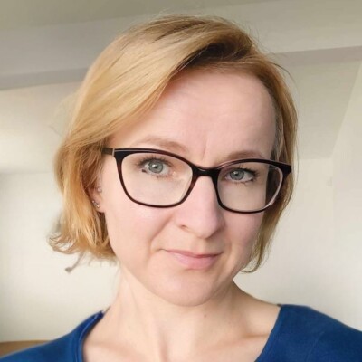 Marta Czerniewicz-Pietryga - kwadrat - jasne tło